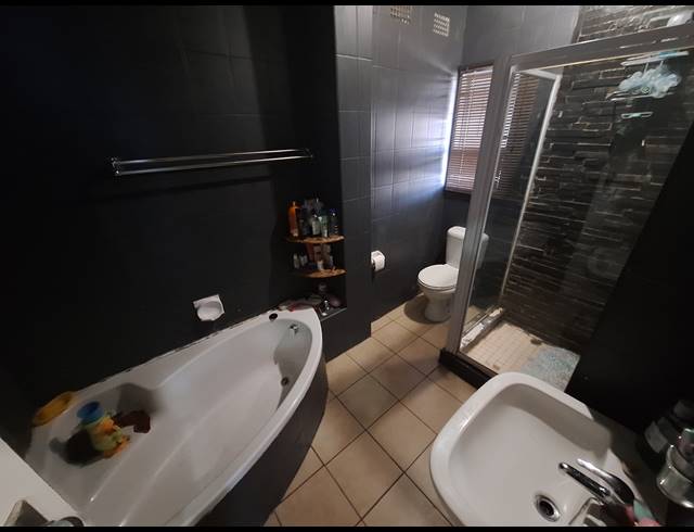3 BEDROOM FREESTANDING FOR SALE IN VANDERBIJLPARK SE 1